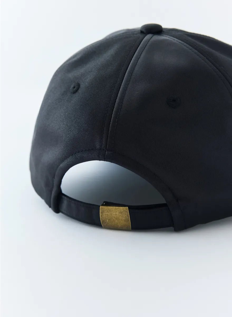 MES VACANCES - サテンロゴキャップ（Black）