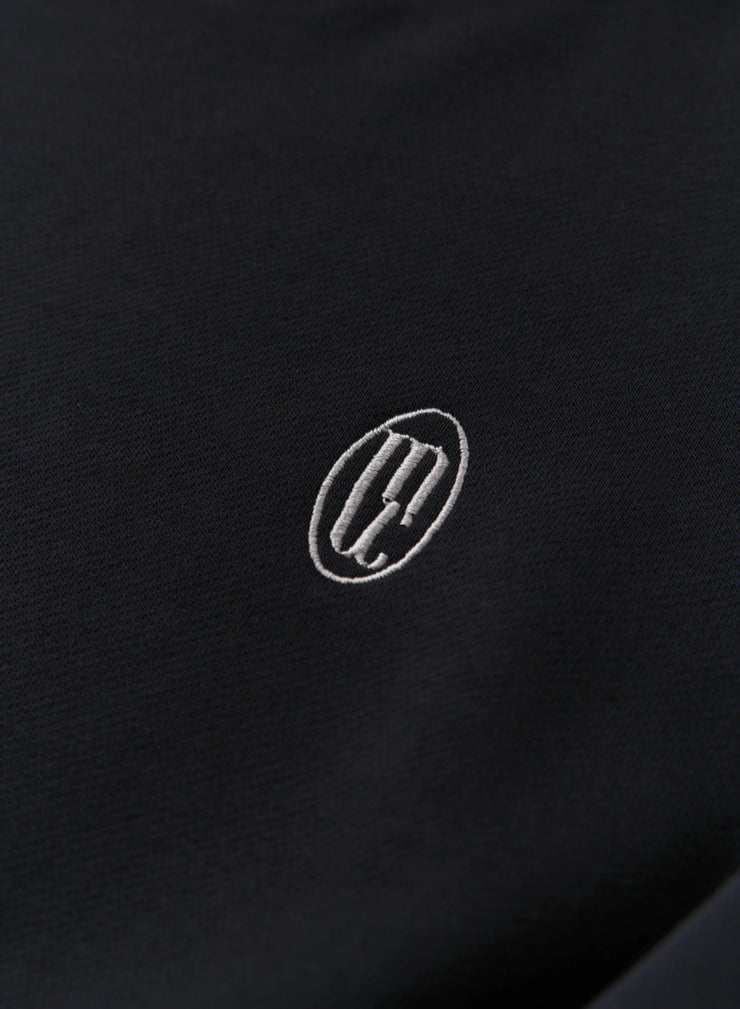 ロゴ刺繍ショートスウェット（BLACK / ASH GRAY / OFF WHITE） - MES VACANCES