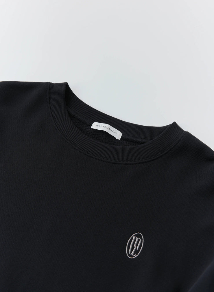 ロゴ刺繍ショートスウェット（BLACK / ASH GRAY / OFF WHITE） - MES VACANCES