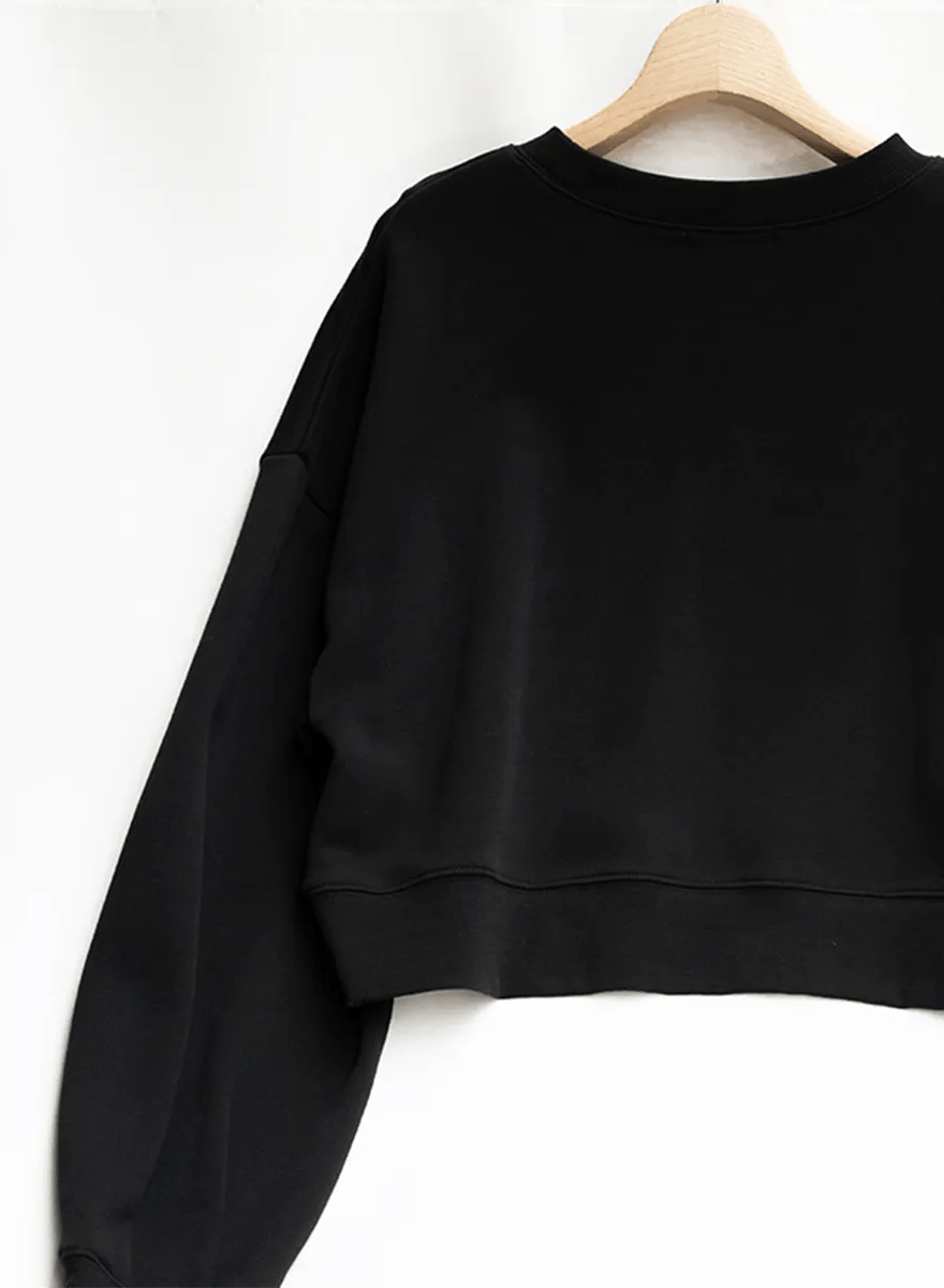 ロゴ刺繍ショートスウェット – MES VACANCES