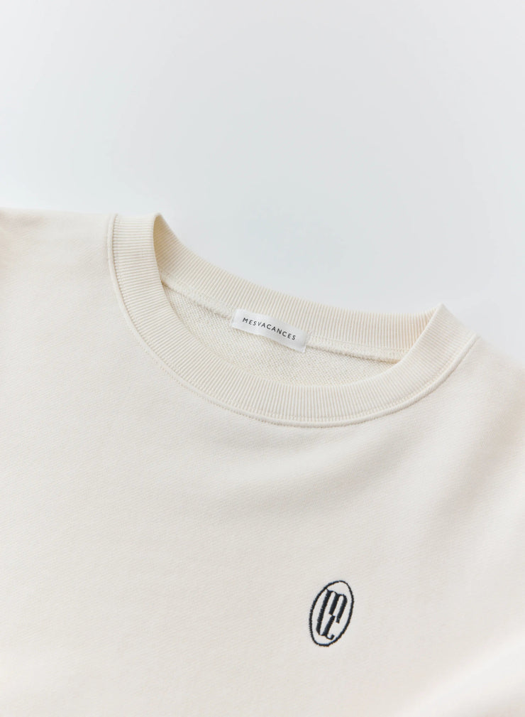 ロゴ刺繍ショートスウェット（BLACK / ASH GRAY / OFF WHITE） - MES VACANCES