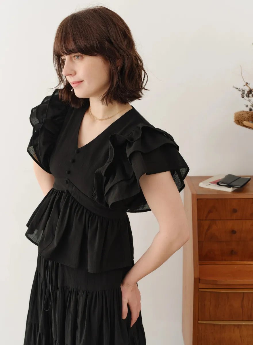MES VACANCES フラワーペタルブラウス BLACK フラワーペタルブラウス – MES VACANCES