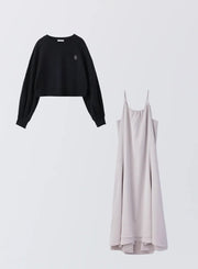 [SET]ロゴ刺繍ショートスウェット+サテンキャミソールワンピース - MES VACANCES