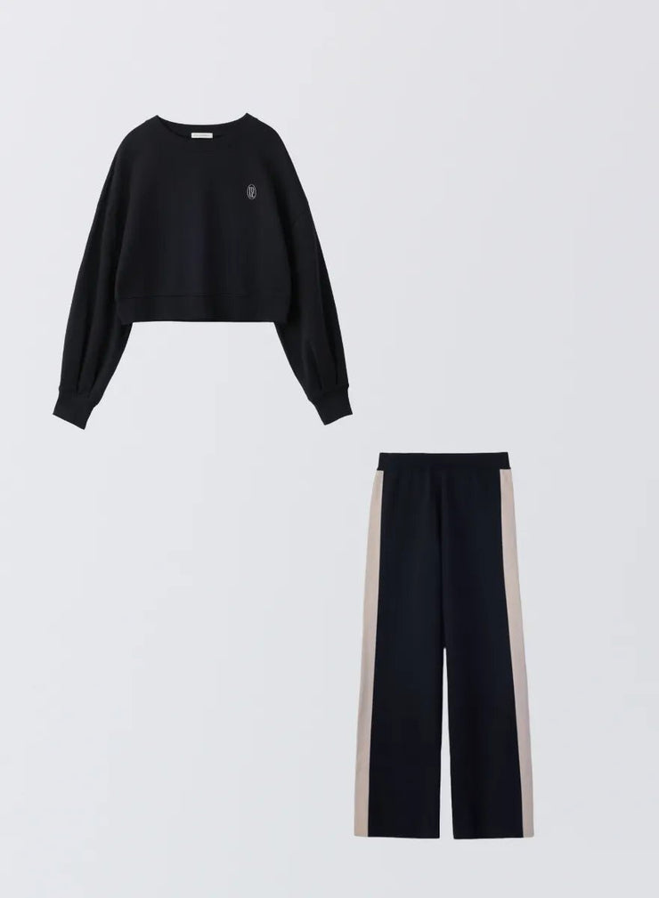 [SET]ロゴ刺繍ショートスウェット+サイドラインニットパンツ - MES VACANCES