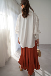 [set]【MES VACANCES×airCloset24SS】<br>コットンキャンディースリーブシャツ(WHITE)<br>サテンエスカルゴスカート(TERRACOTTA) - LES TROIS GRACES