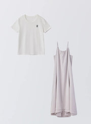 [SET]ロゴ刺繍Tシャツ+サテンキャミソールワンピース - MES VACANCES
