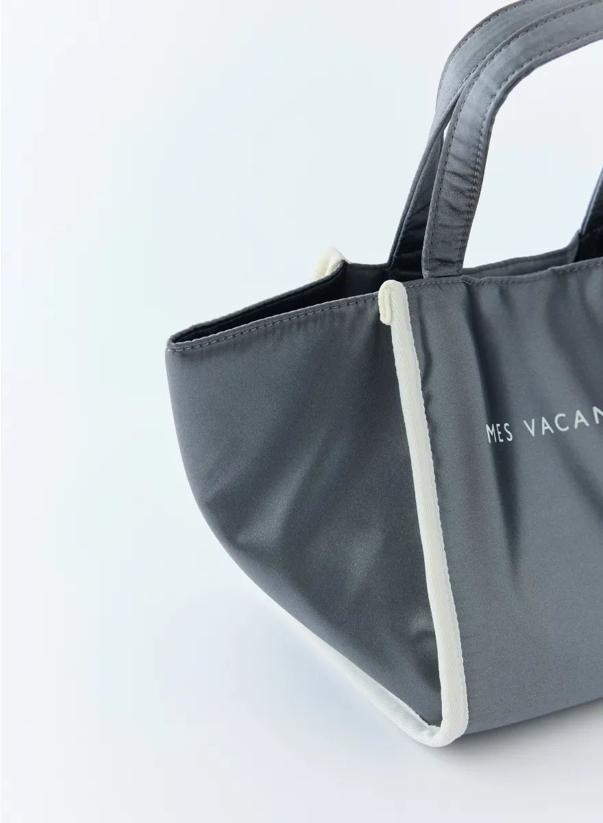 サテンキューブロゴトートバッグ（Silver Gray） – MES VACANCES