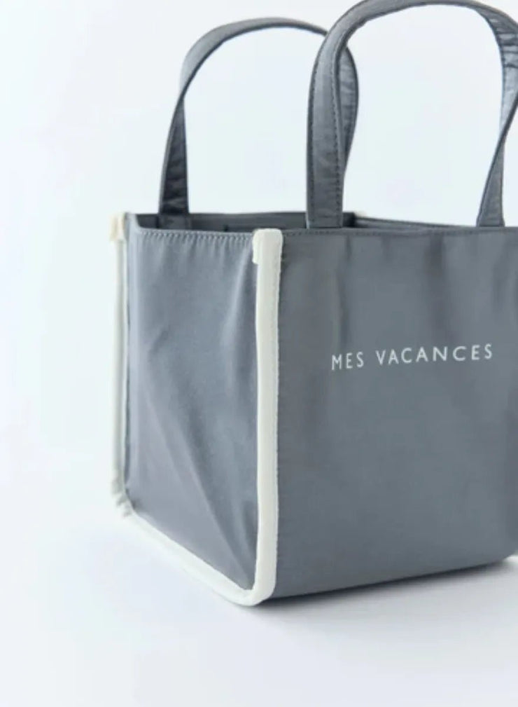 サテンキューブロゴトートバッグ（Silver Gray） - MES VACANCES